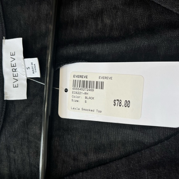 NWT Evereve Layla Black Lightweight Smocked Top size small - Picture 5 of 9